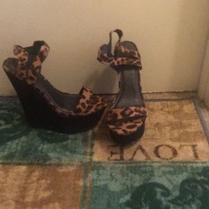 Women shoe size 8